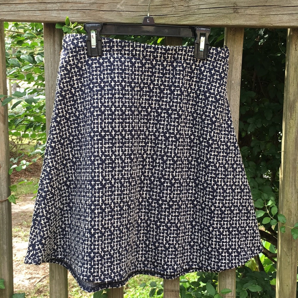 Knit navy and white skirt